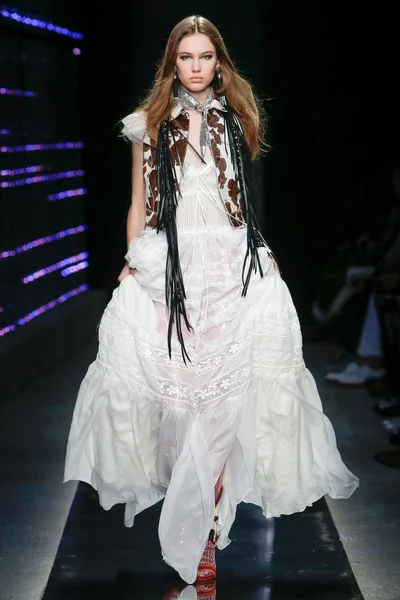 Look 27